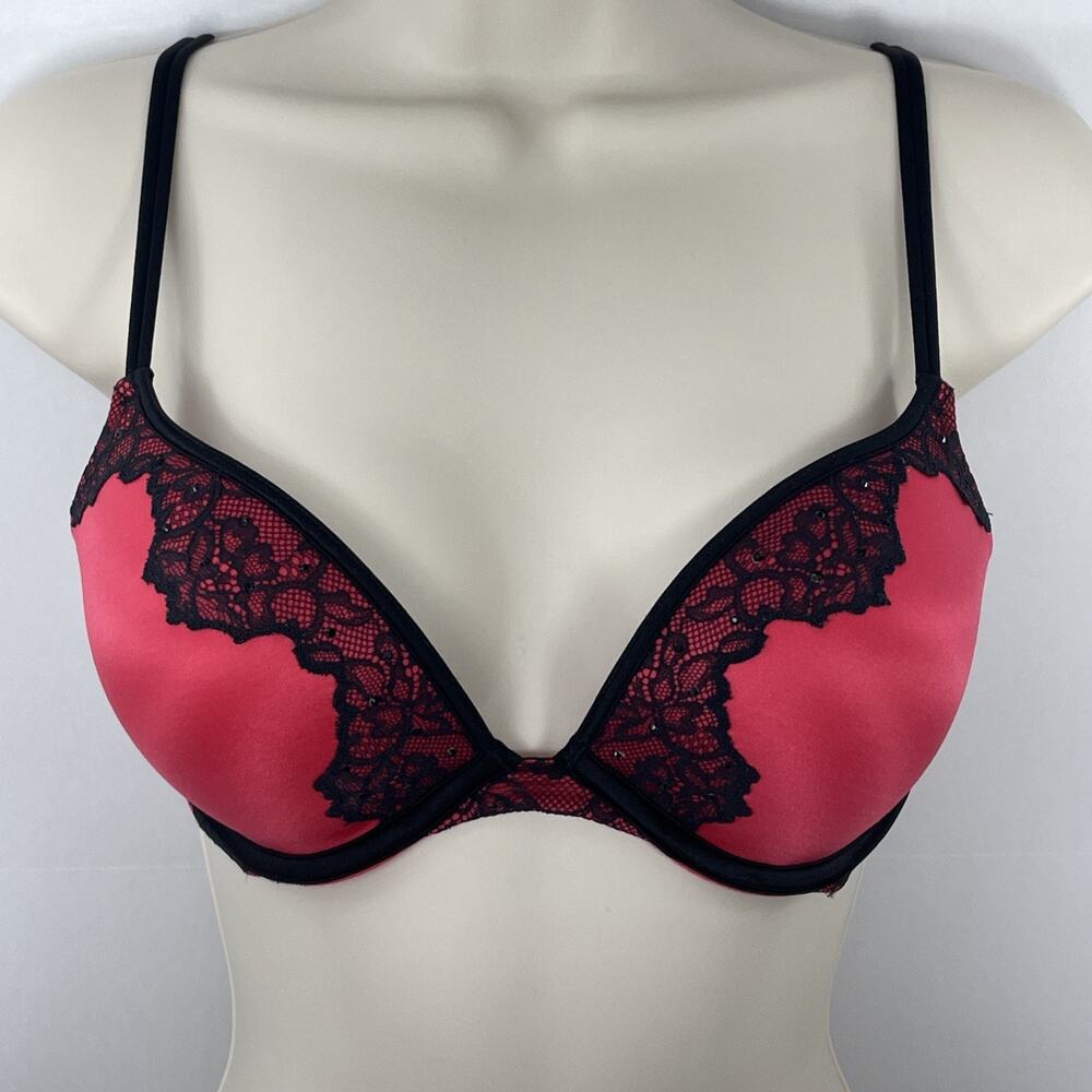 Victoria’s Secret Very Sexy Push-Up Bra Underwire Red Satin Black Lace Size 32 D